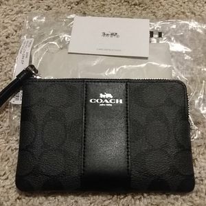 NWT Coach Corner Zip wristlet